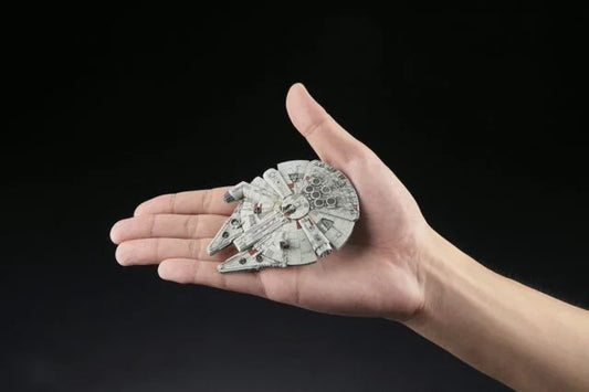 Star Wars Millennium Falcon Model Kit