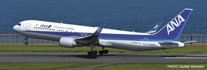 "1/200 ANA B767-300 w/WINGLET ""B767 40th ANNIVERSARY"" (Bonus: an emblem sticker is included.)"