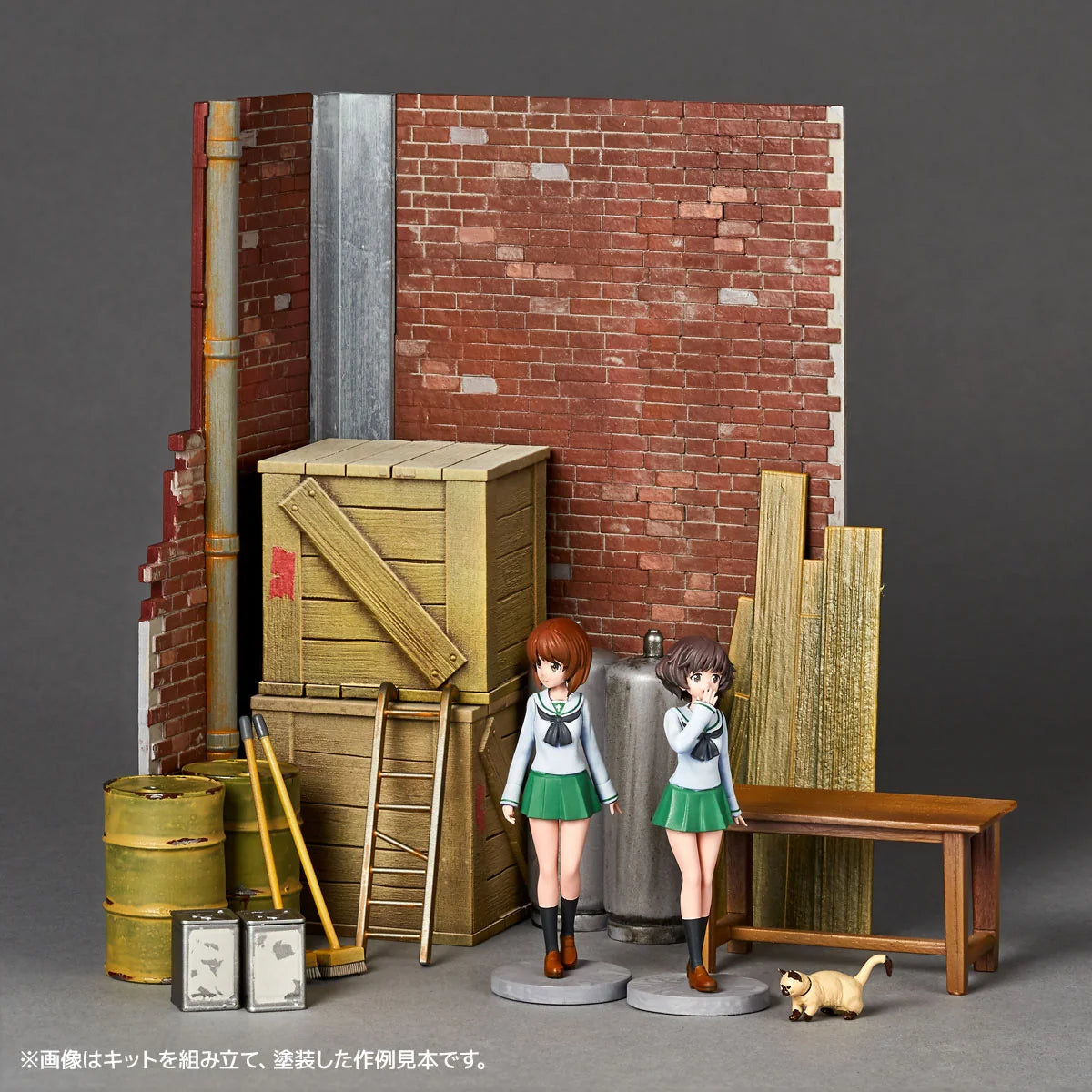 Kaiyodo Artpla Girls & Panzer Final Chapter Garage Set Plastic Model Kit