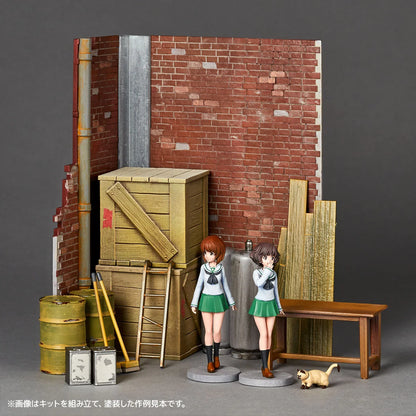 Kaiyodo Artpla Girls & Panzer Final Chapter Garage Set Plastic Model Kit