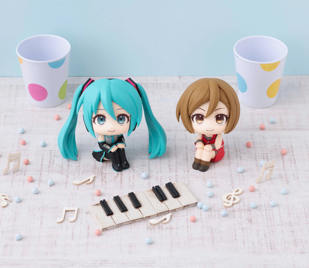 MegaHouse Lookup Hatsune Miku & MEIKO Figure Set with Gift