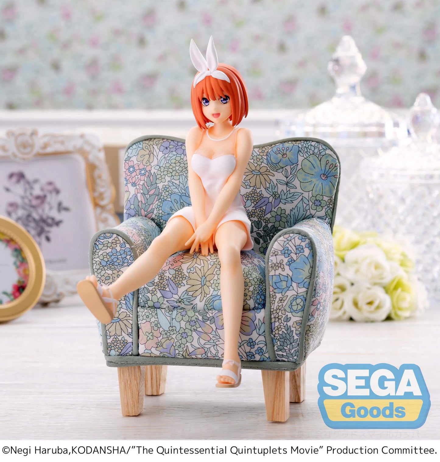 SEGA Prize Figures Yotsuba Nakano Perching Figure - The Quintessential Quintuplets Movie