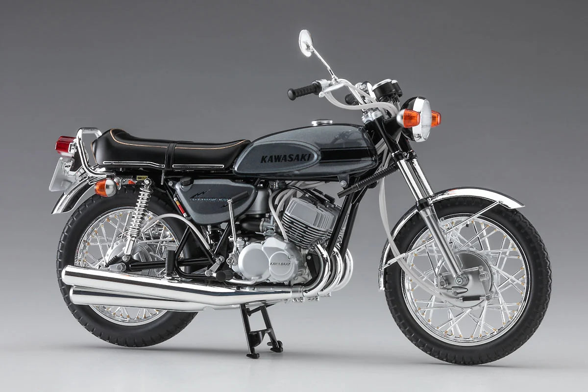 Hasegawa 1:12 Kawasaki 500-SS/MACH III (H1) Motorcycle Model Kit