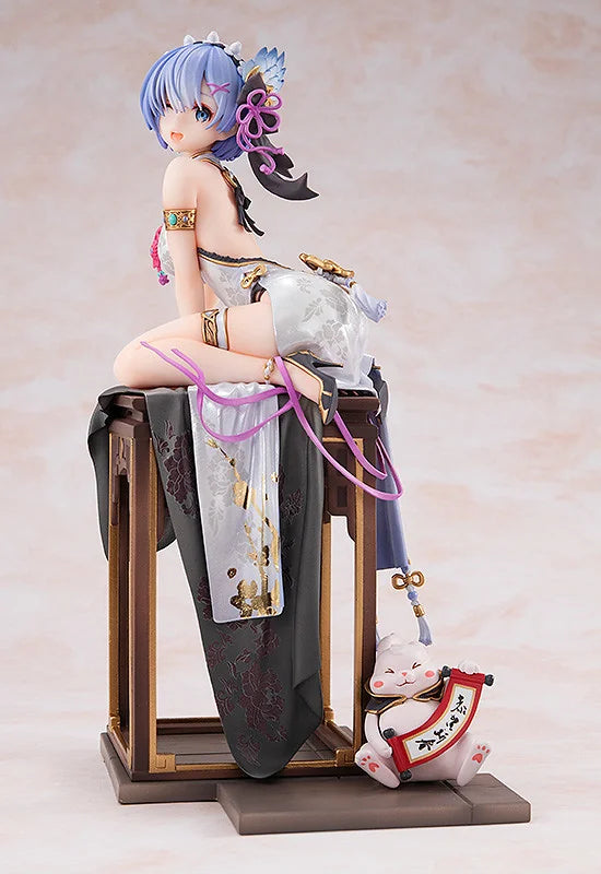 KADOKAWA Rem Graceful Beauty Scale Figure