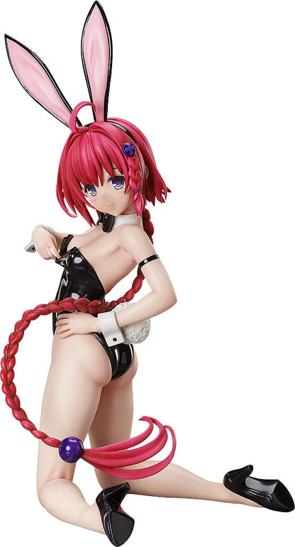 FREEing Mea Kurosaki Bare Leg Bunny Scale Figure