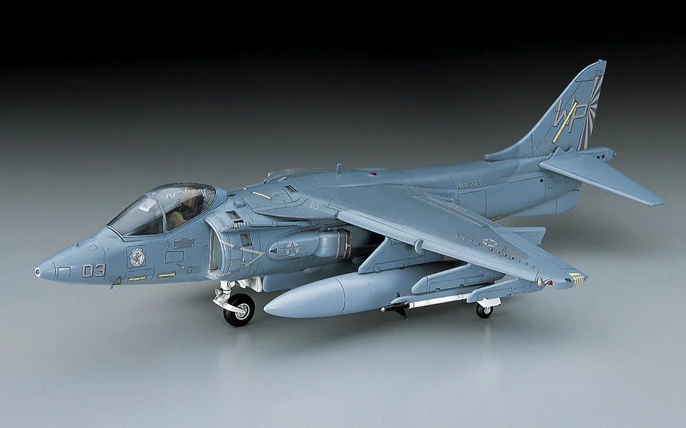 Hasegawa 1:72 AV-8B Harrier II Model Kit