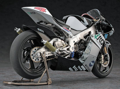 Hasegawa 1:12 Honda RS250RW 2009 WGP250 Champion Model Kit