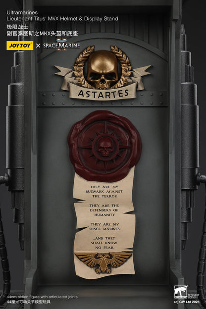 Ultramarines Lieutenant Titus' MKX Helmet & Display Stand