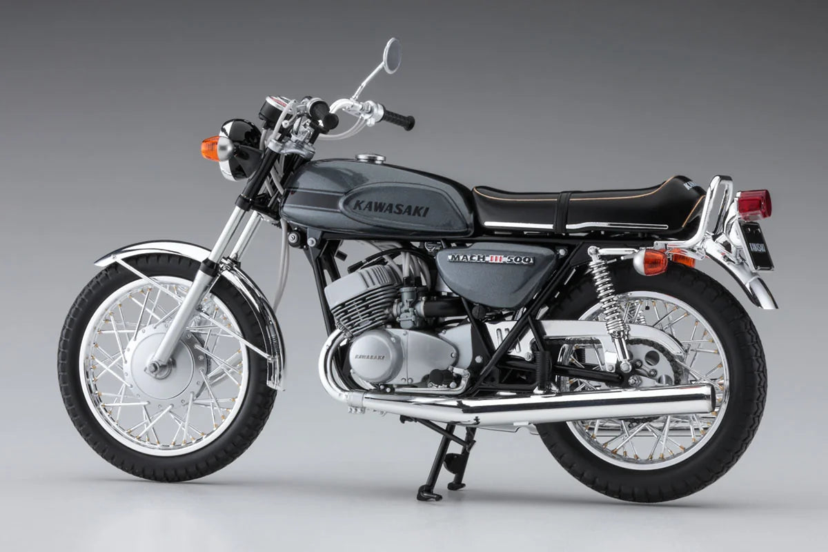 Hasegawa 1:12 Kawasaki 500-SS/MACH III (H1) Motorcycle Model Kit