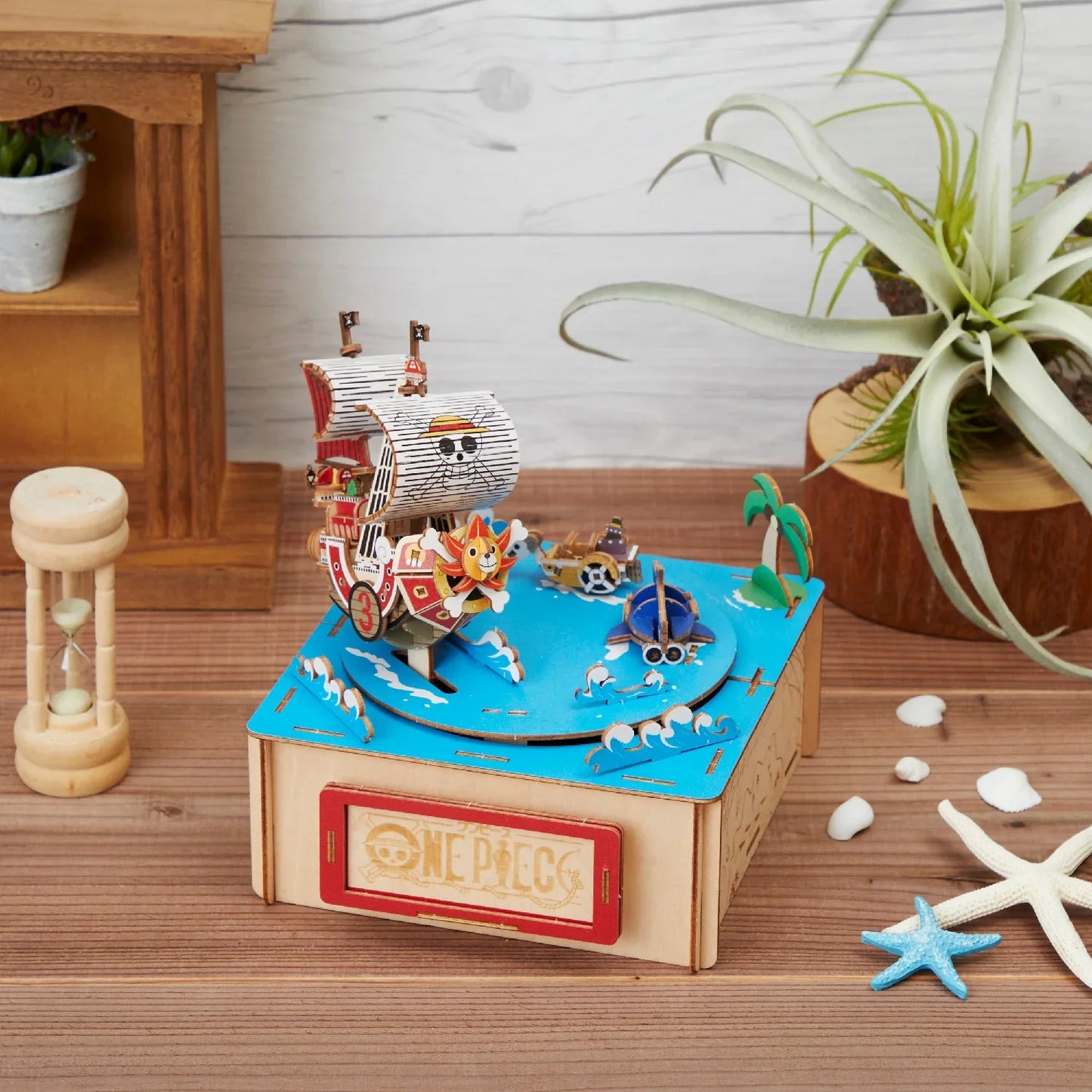 wa-gu-mi ONE PIECE Straw Hat Crew with Music Box
