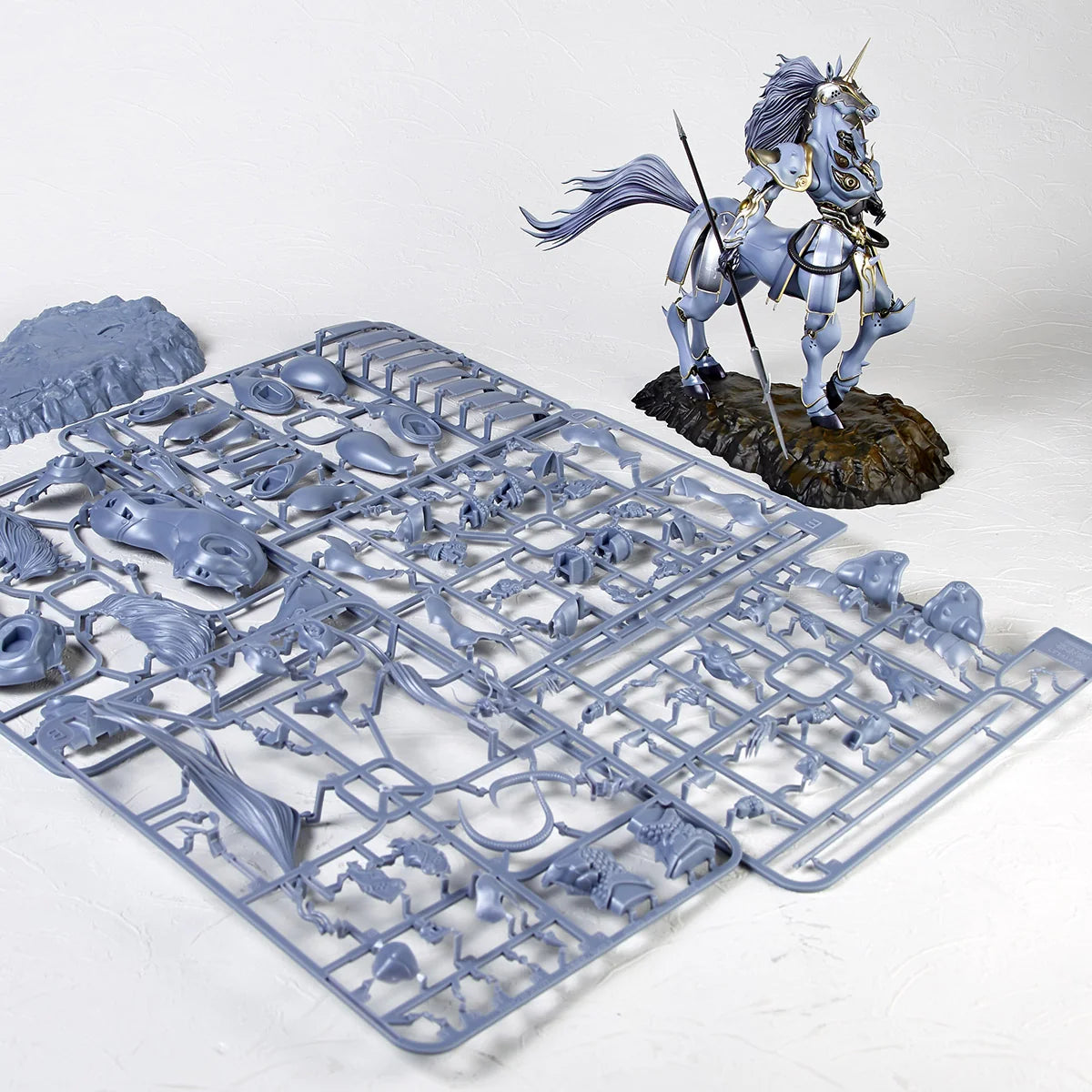 KAIYODO Artpla Sleipnir Plastic Model Kit