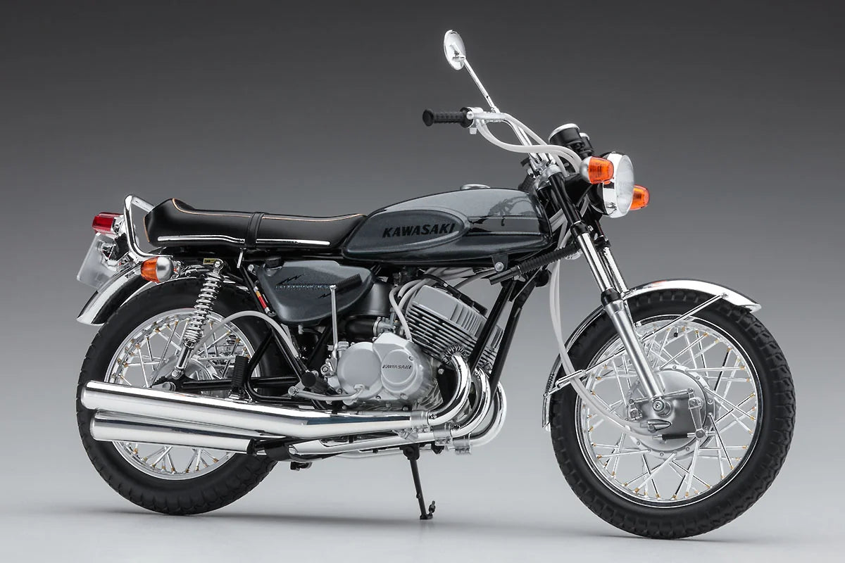 Hasegawa 1:12 Kawasaki 500-SS/MACH III (H1) Motorcycle Model Kit
