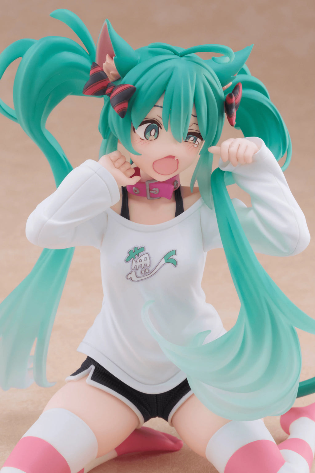 Hatsune Miku Desktop Cute Figure (Cat Ear T-Shirt Ver.) Reissue