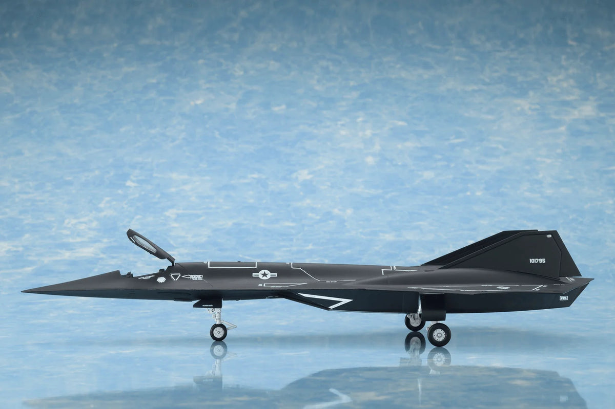 1/72 Scale Darkstar Plastic Model Kit