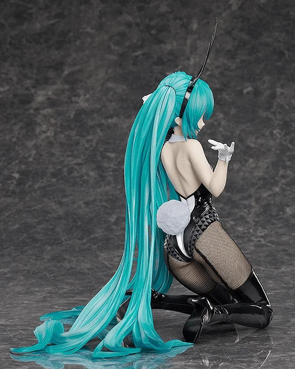 FREEing Hatsune Miku Bunny Ver. Scale Figure by SanMuYYB