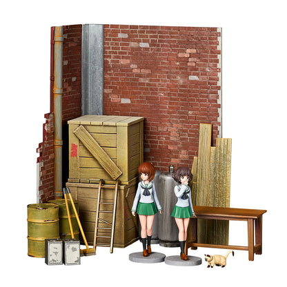 Kaiyodo Artpla Girls & Panzer Final Chapter Garage Set Plastic Model Kit