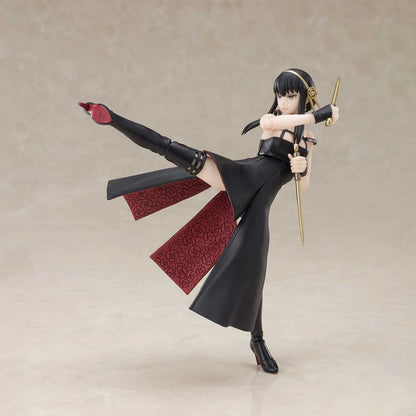 S.H. Figuarts Yor Forger SPY x FAMILY Action Figure