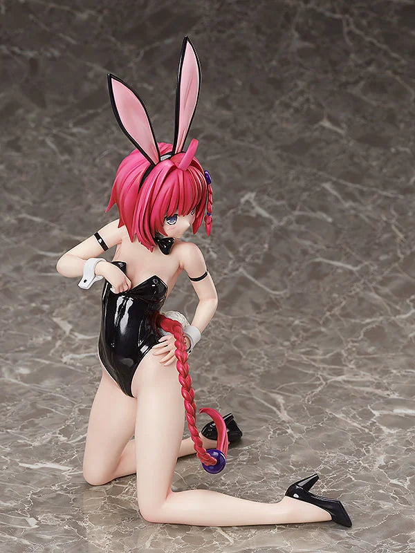 FREEing Mea Kurosaki Bare Leg Bunny Scale Figure