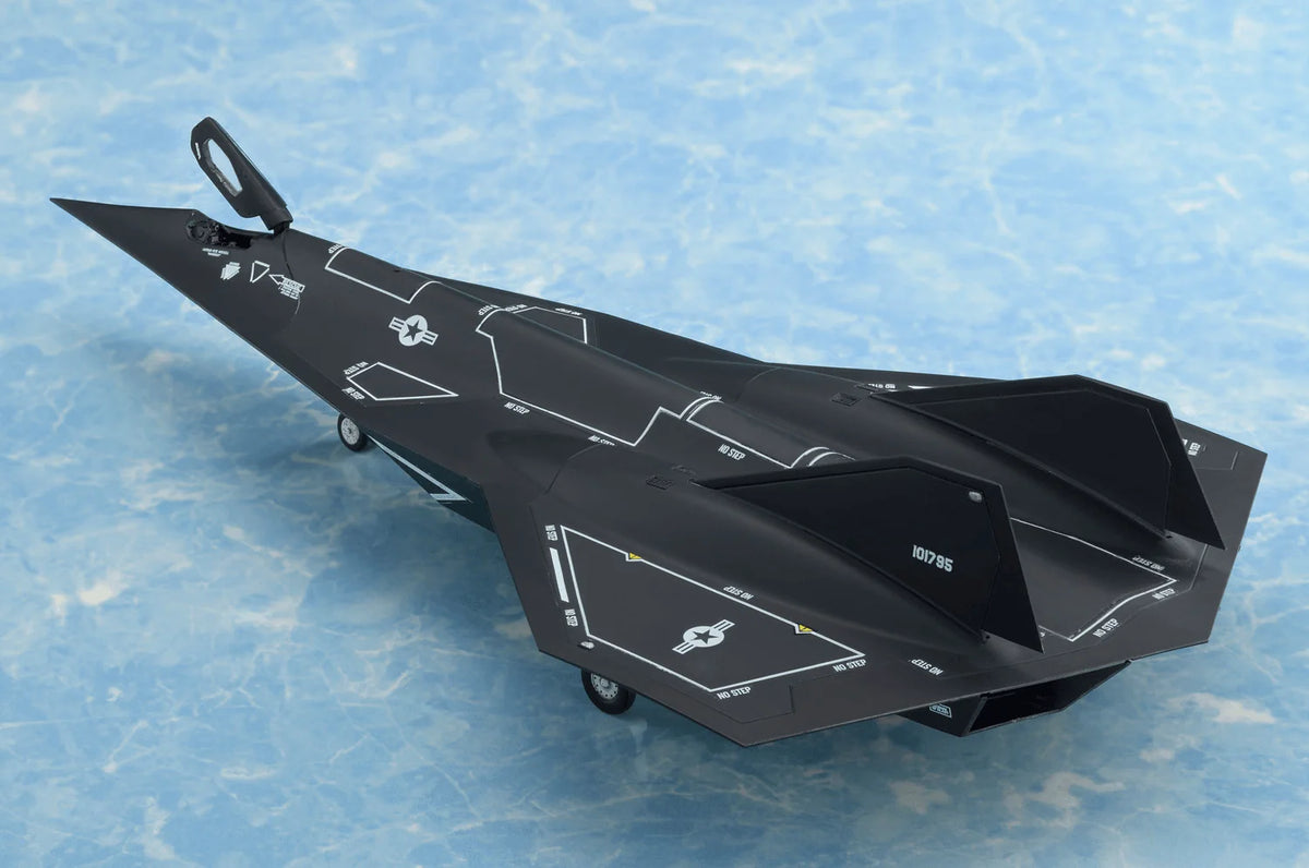 1/72 Scale Darkstar Plastic Model Kit
