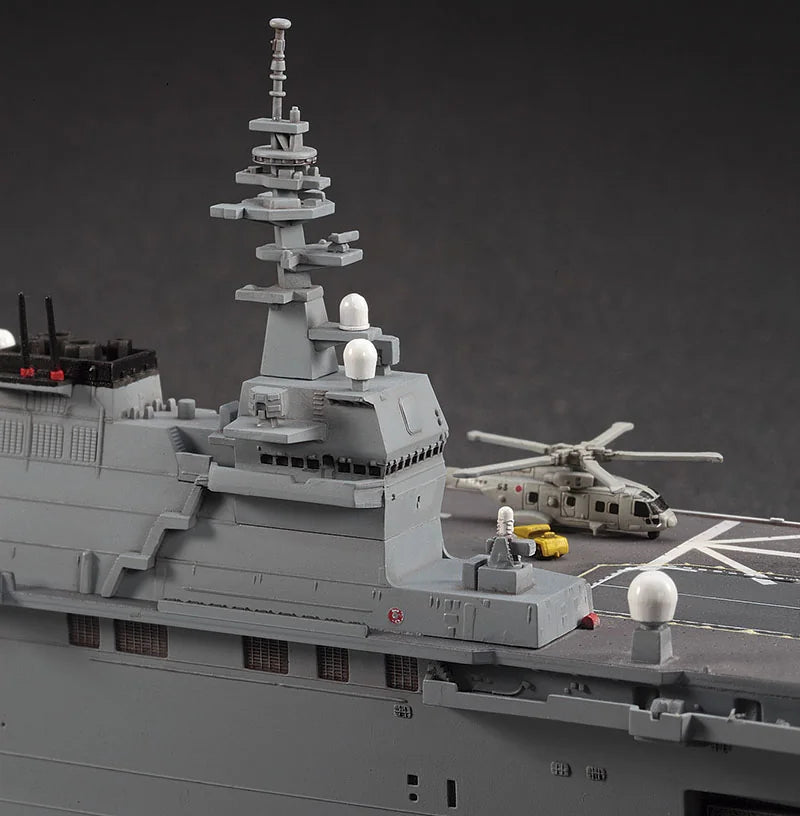 Hasegawa 1:700 J.M.S.D.F. DDG Izumo Waterline Model Kit