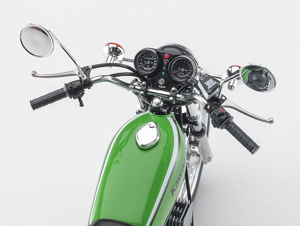 Hasegawa 1:12 Kawasaki KH400-A7 Motorcycle Model Kit