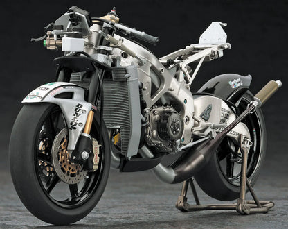 Hasegawa 1:12 Honda RS250RW 2009 WGP250 Champion Model Kit