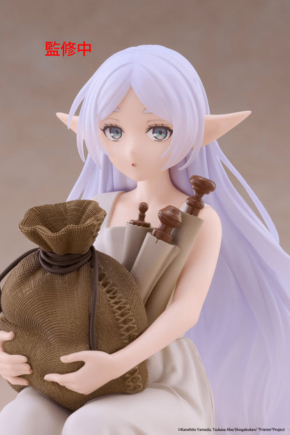 Frieren: Beyond Journey's End Desktop Cute Figure - Frieren (In training Ver.)