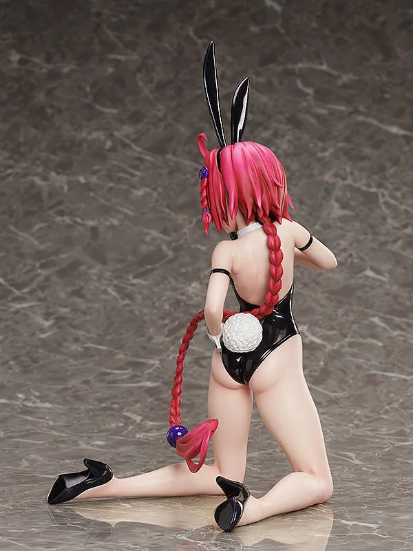 FREEing Mea Kurosaki Bare Leg Bunny Scale Figure
