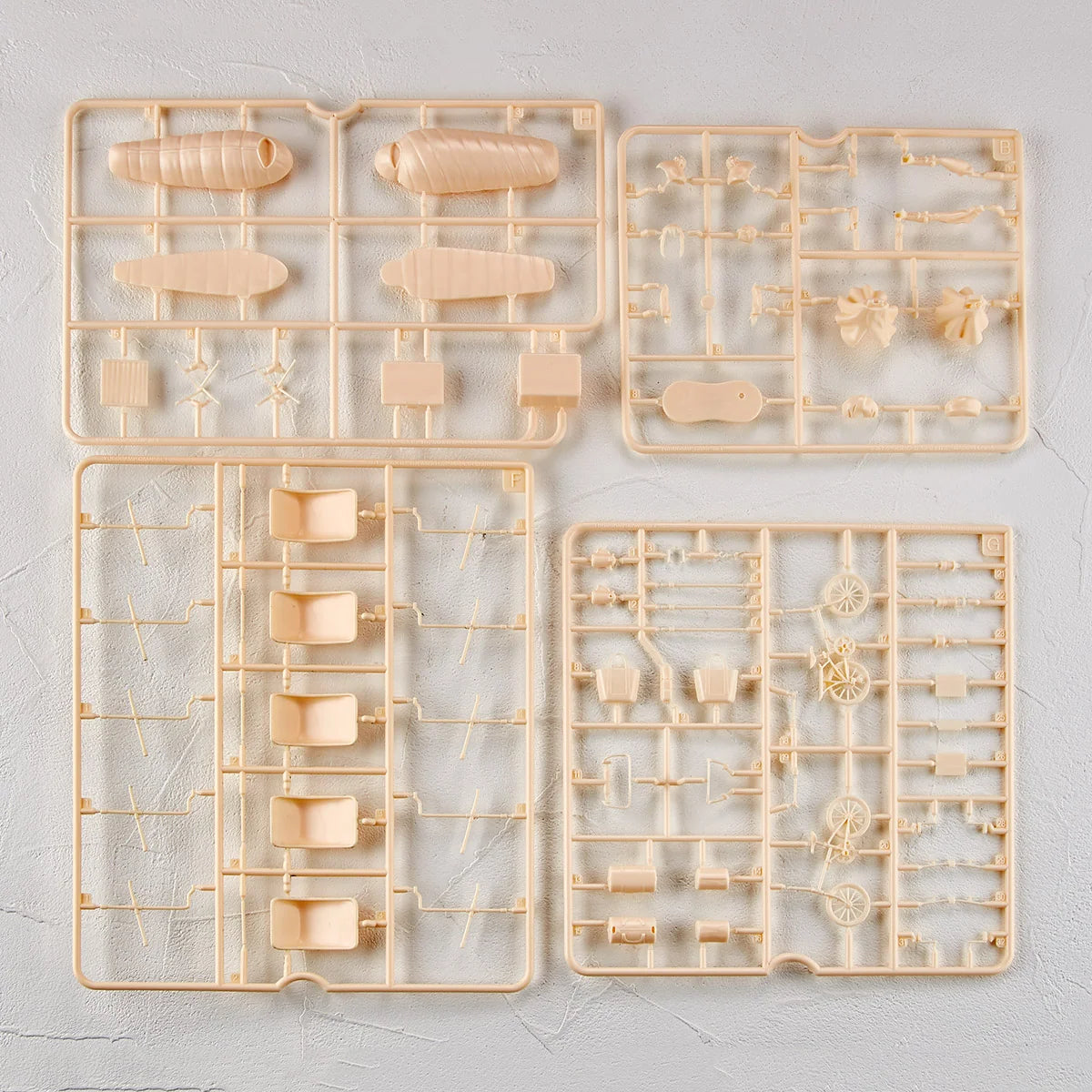 KAIYODO Artpla Yuru-Camp Plastic Model Kit with Camping Gear